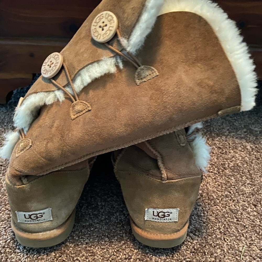Sz 10 women’s UGG boots